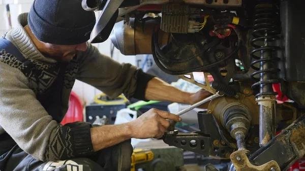 checking the ATV parts - ATV maintenance checklist