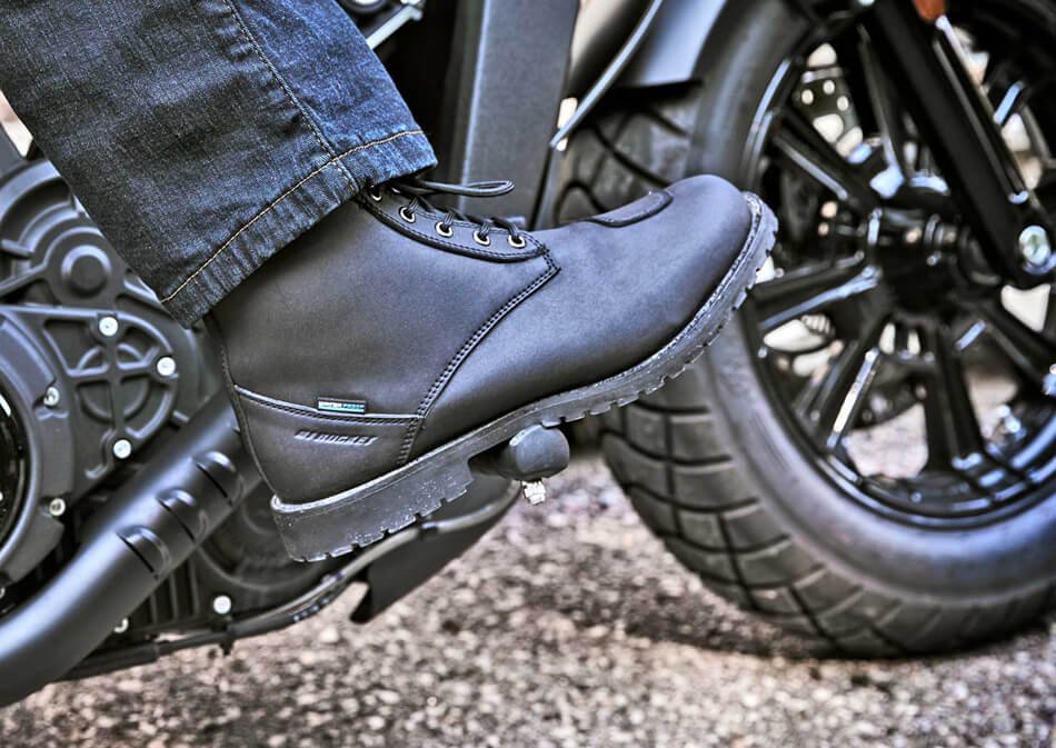 Cruiser motorcycle boots